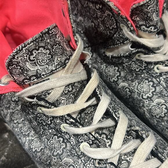 VANS Sydney Henna Hi Womens Black Paisley Print Skate Ankle Sneakers Shoes 8.5 - Picture 12 of 12